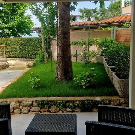 Studio Malinska, 30M From The Beach Ngoại thất bức ảnh